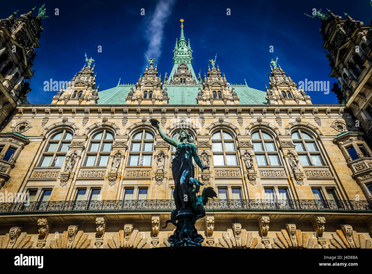 Cortile interno del municipio con Hygieia ben ad Amburgo, Germania, Europa, Innenhof des Rathauses mit Hygieia-Brunnen ad Amburgo, Deutschland, UE Foto Stock