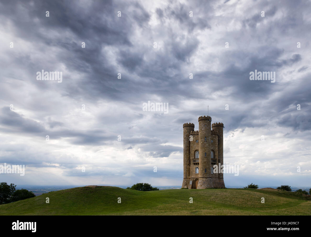 Torre di Broadway esterno su un nuvoloso giorno di estate, Worcestershire, Regno Unito Foto Stock