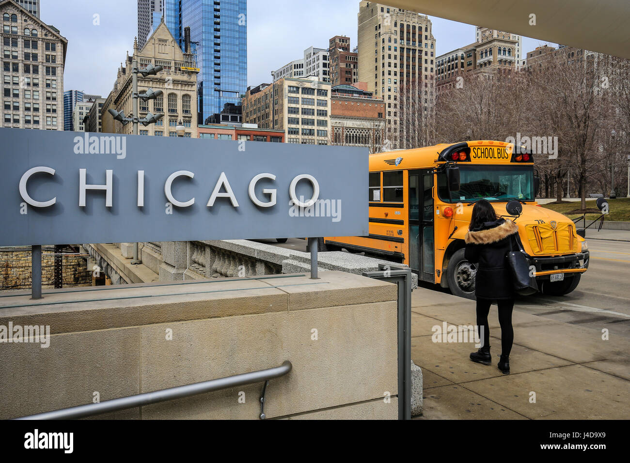 Chicago, scuola bus, scritte, Chicago, Illinois, USA, America del Nord, Schriftzug Chicago und Schulbus, Chicago, Illinois, USA, Nordamerika Foto Stock