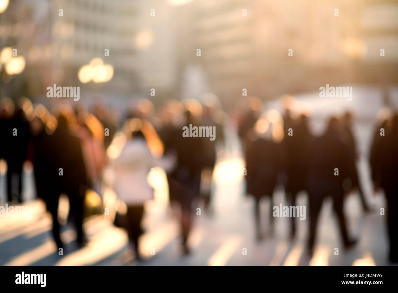 Blur astratti Persone sfondo, irriconoscibile sagome di persone a camminare su una strada Foto Stock