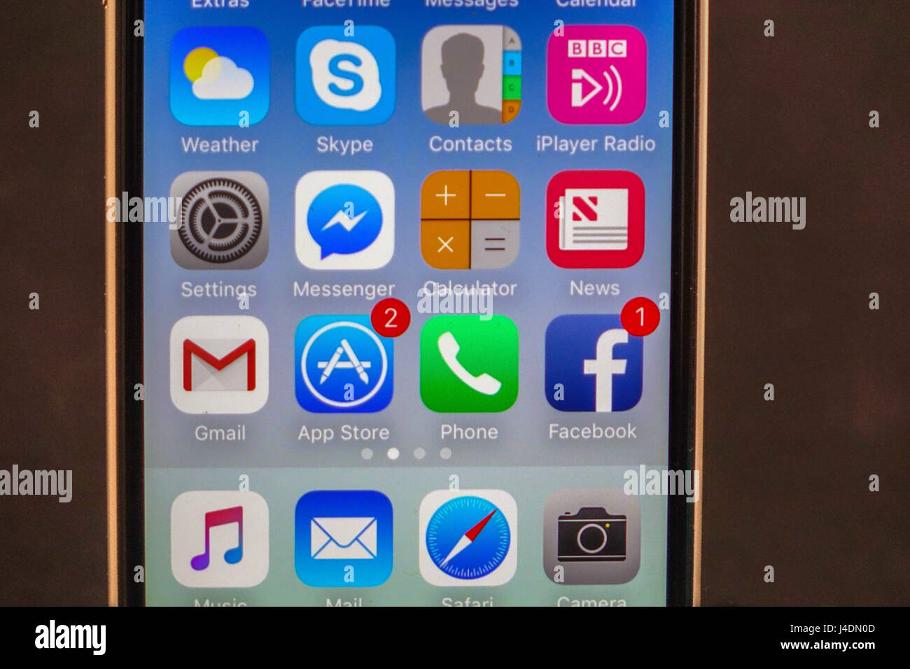 Apple iPhone 6 Schermo con icone colorate Foto stock - Alamy