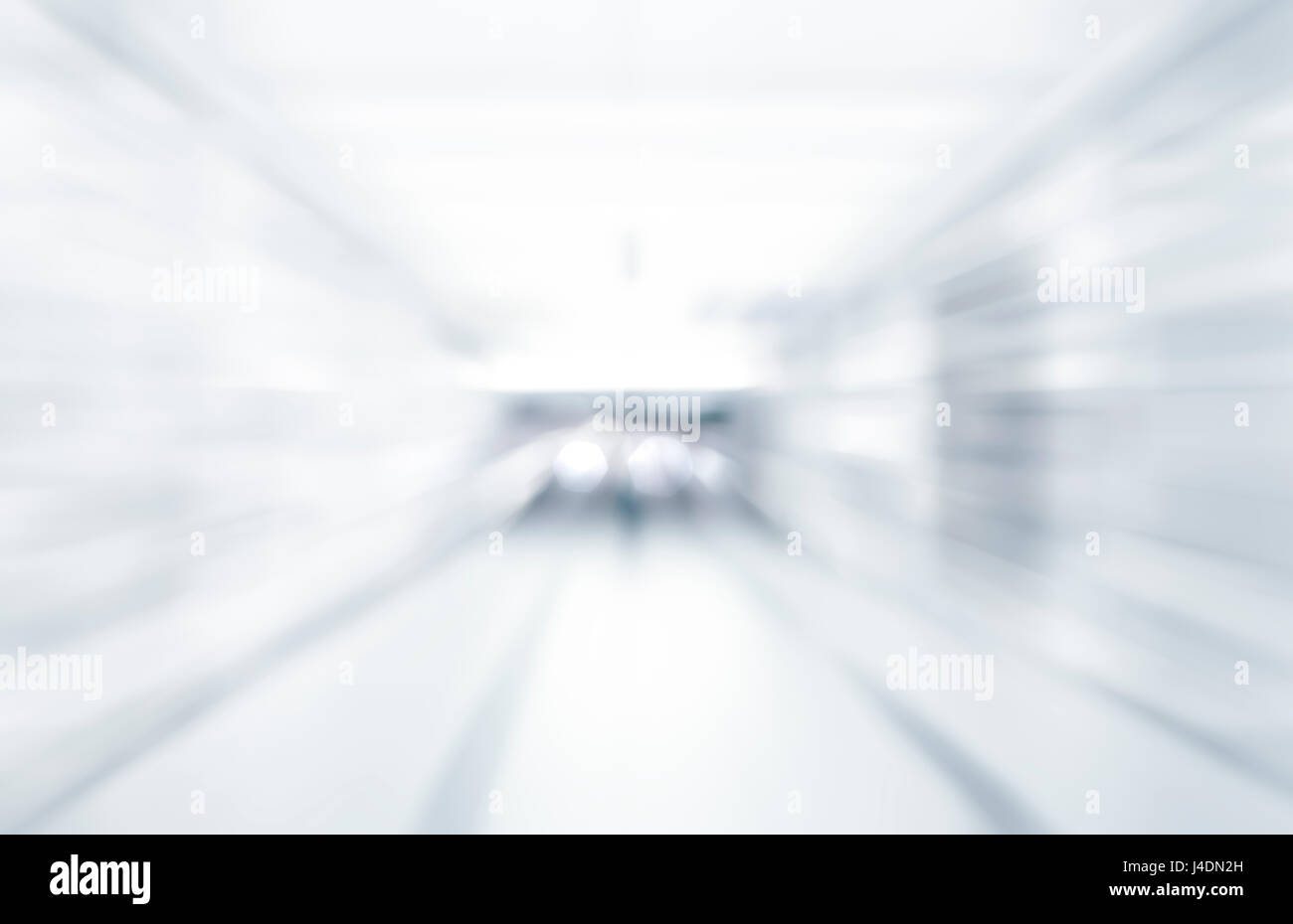 Abstract defocalizzata sfondo sfocato, vuoto corridoio di business o di shopping mall. Medicale e ospedaliero corridoio sfondo sfocato con moderni labora Foto Stock