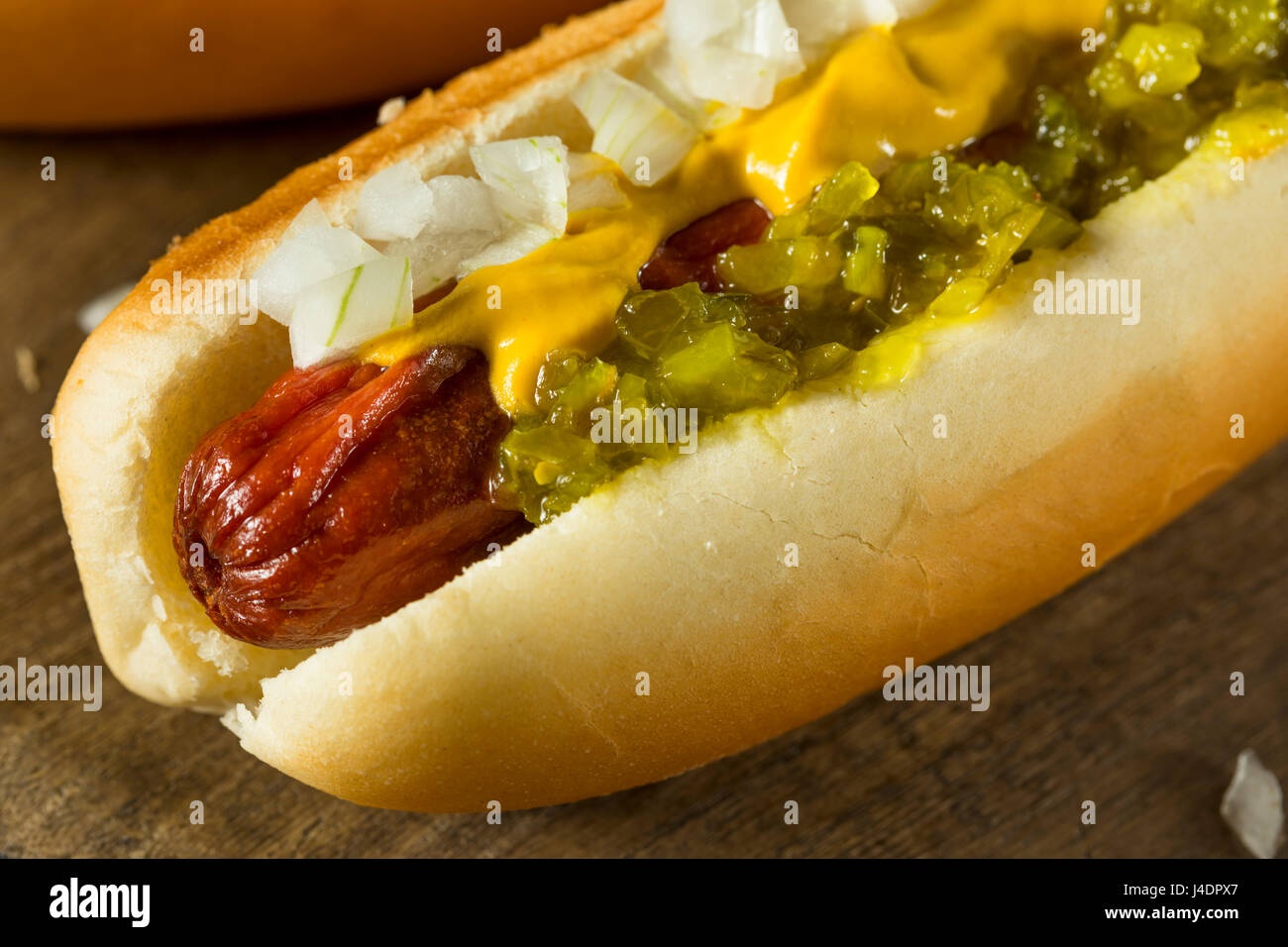 In casa profondo fritto Hot Dog con la mostarda di cipolla e assaporare Foto Stock