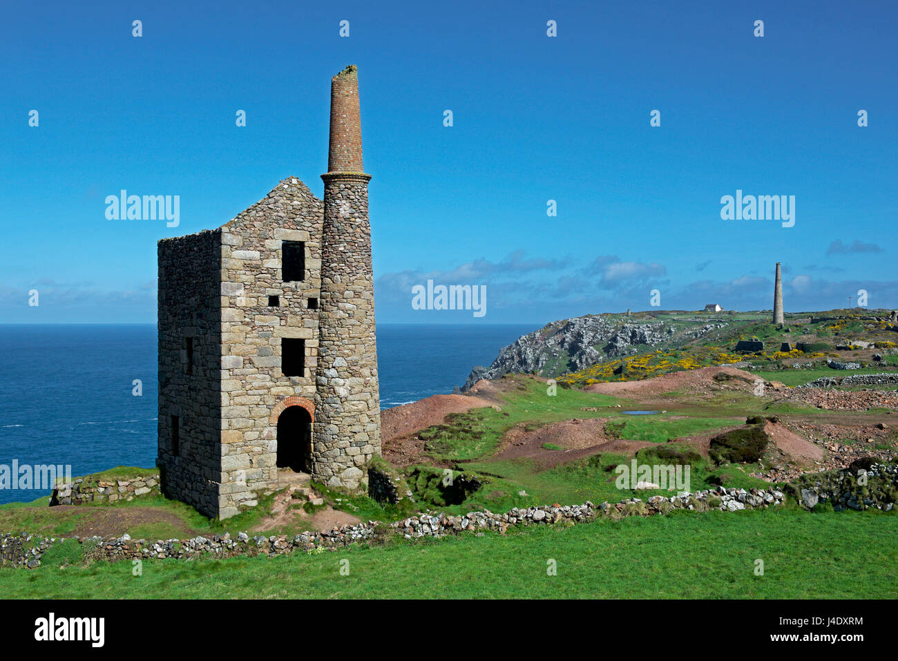 Case di motore per lo stagno delle miniere, Penwith, Cornwall, England Regno Unito Foto Stock Case di motore per lo stagno delle miniere, Penwith, Cornwall, England Regno Unito Foto Stock