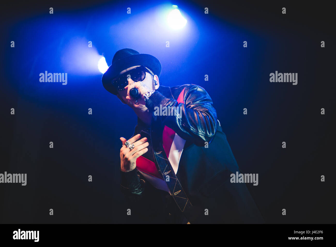 11 maggio 2017: il rapper italiano Salmo performing live sul palcoscenico del Teatro della Concordia a Venaria, vicino a Torino. Foto: Cronos/Alessandro Bosio Foto Stock