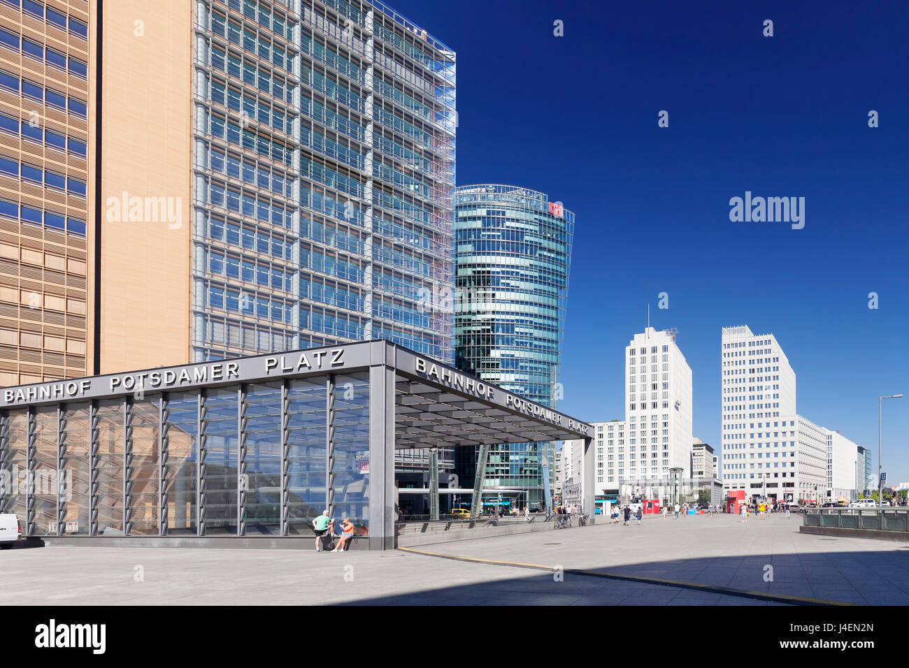 Potsdamer Platz con DB Tower, Berlin Mitte, Berlin, Germania, Europa Foto Stock