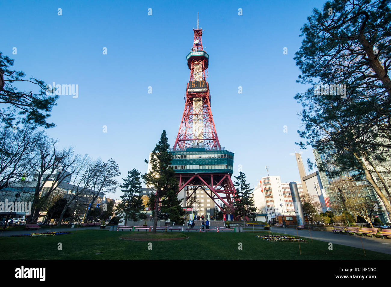 TV Tower nel centro di Sapporo, Parco Odori, Hokkaido, Giappone, Asia Foto Stock