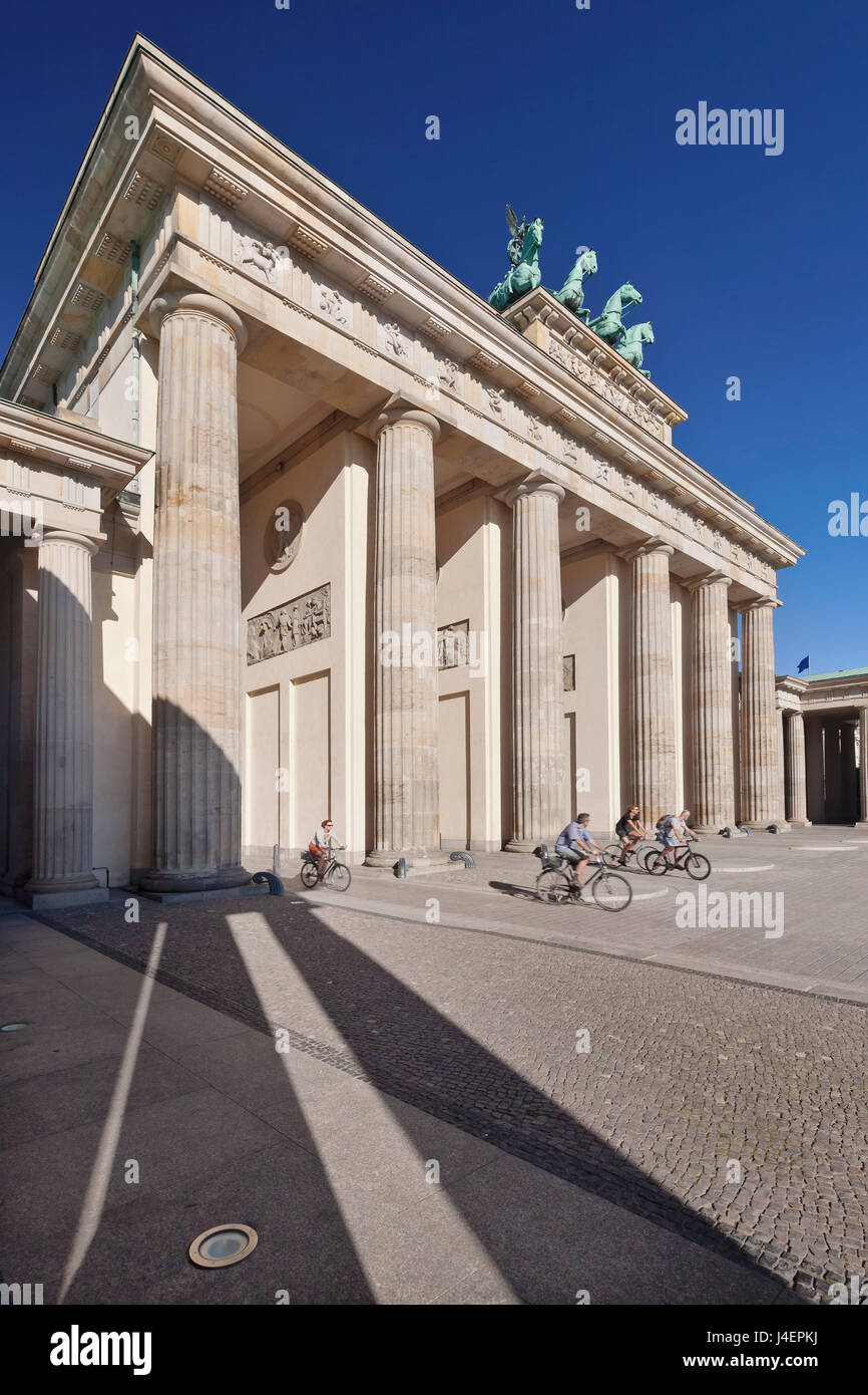 La Porta di Brandeburgo (Brandenburger Tor), Pariser Platz, Berlin Mitte, Berlin, Germania, Europa Foto Stock