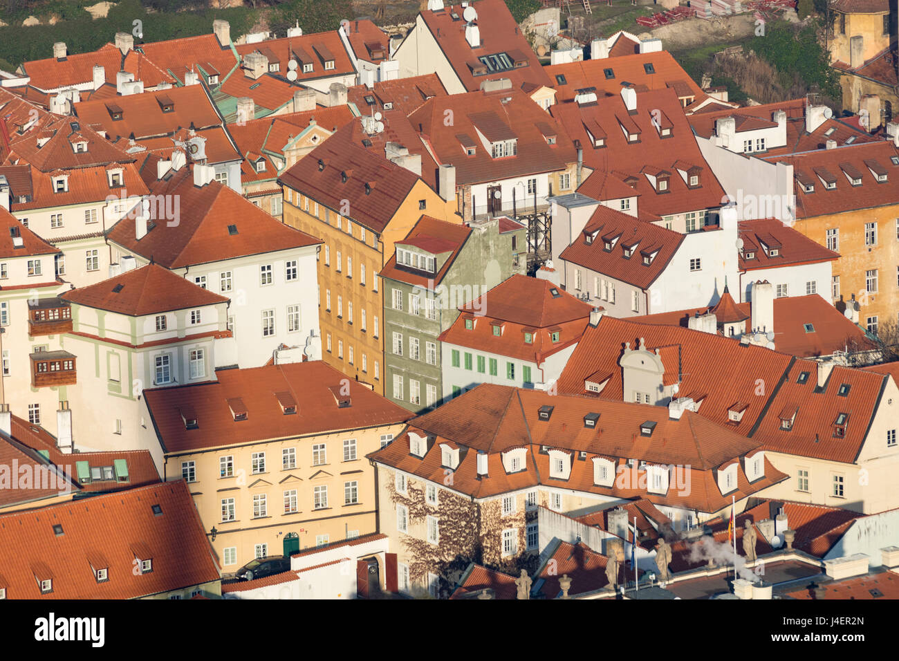 Vista della tipica architettura delle abitazioni e degli edifici, Praga, Repubblica Ceca, Europa Foto Stock
