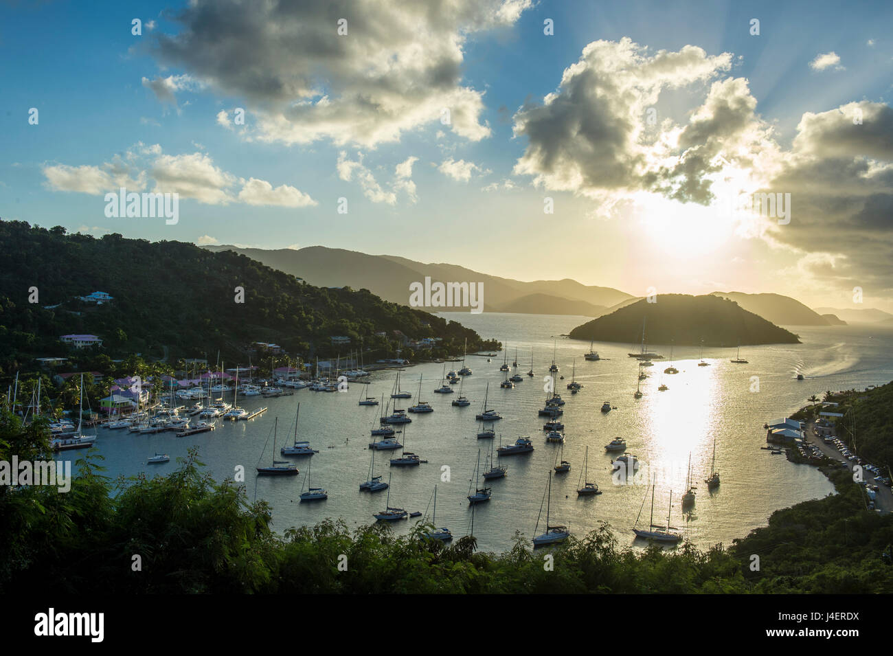 Barca a vela porto sul West End di Tortola, Isole Vergini Britanniche, West Indies, dei Caraibi e America centrale Foto Stock