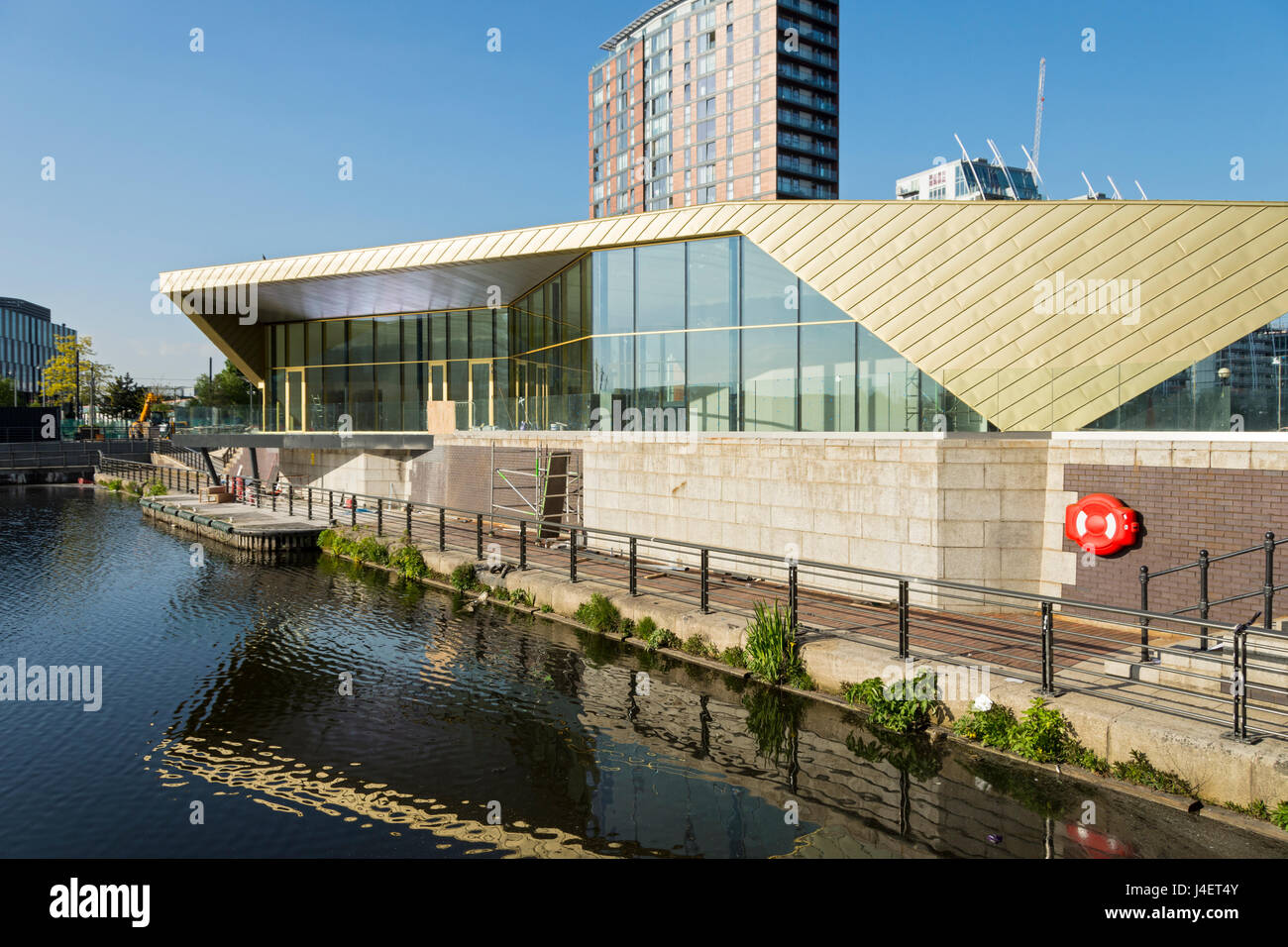 Il ristorante e bar Alchemist (Reid Architects) è in via di completamento, Salford Quays, Manchester, Regno Unito. Foto Stock