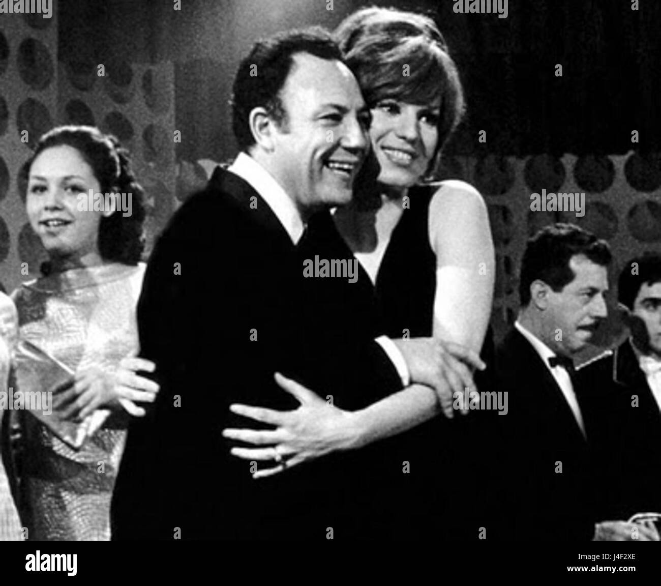 IVA Zanicchi e Claudio Villa erano due cantanti italiani di spicco negli anni '1960 Questo si riferisce a una collaborazione o ad una performance nel 1967, che mostra il loro talento musicale nella scena musicale italiana. Foto Stock