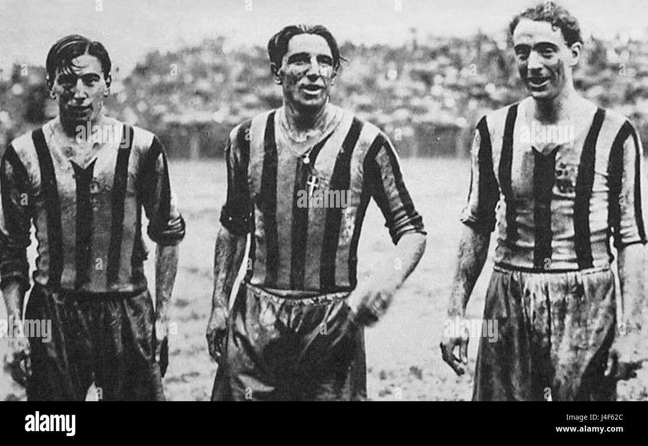 La squadra FBC Juventus del 1932, con giocatori come Orsi, Vecchina e Munerati, fu significativa nella storia del calcio italiano. La Juventus, una delle maggiori società calcistiche italiane, ebbe un ruolo chiave nell'evoluzione dello sport durante i primi anni del XX secolo. Foto Stock