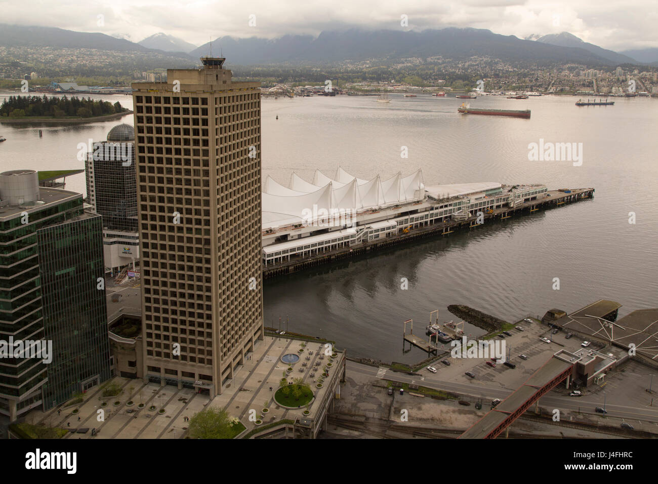 Il Canada Place convention center a Vancouver in Canada. Il centro si affaccia sul porto di Vancouver. Foto Stock