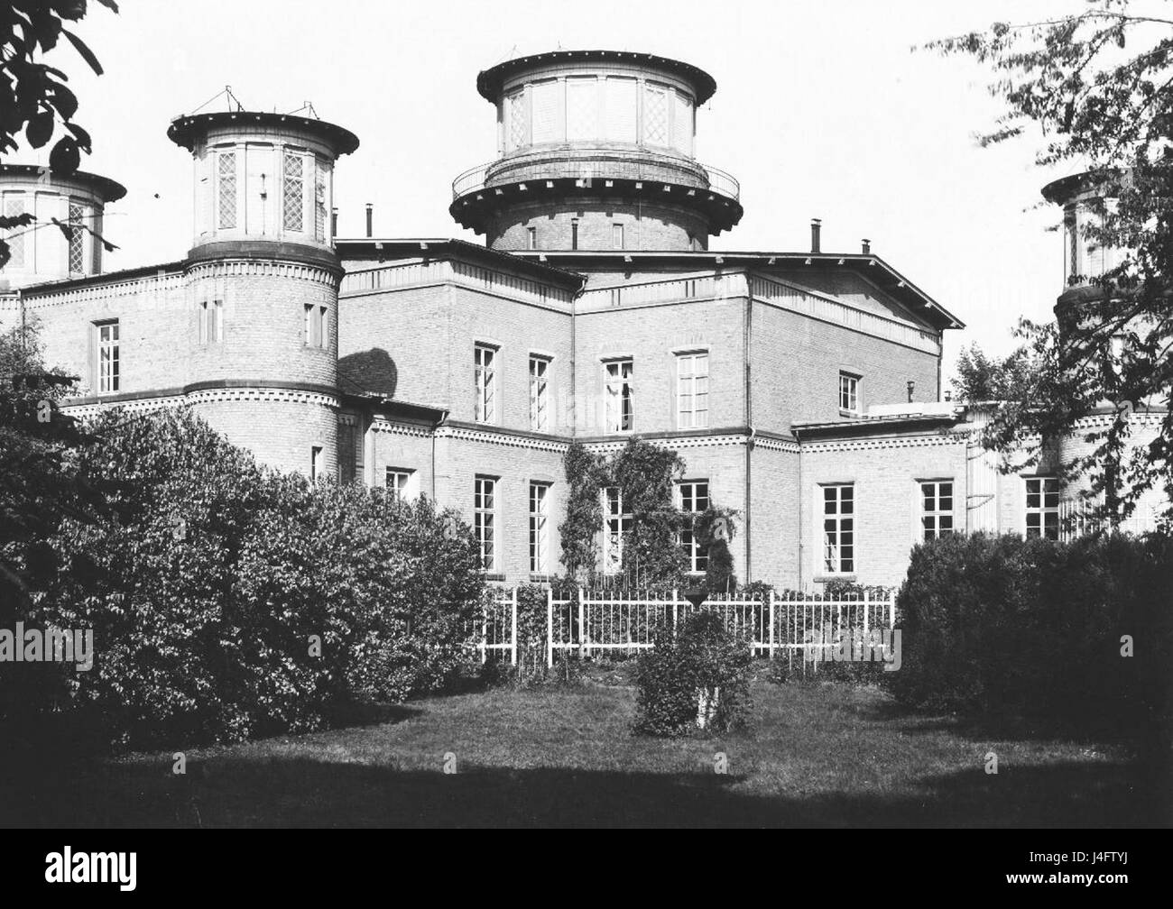 Un'immagine di Sternwarte Bonn, un osservatorio astronomico fondato nel 1893 in Germania. Ha svolto un ruolo chiave nella ricerca e nelle scoperte astronomiche in Europa. Foto Stock