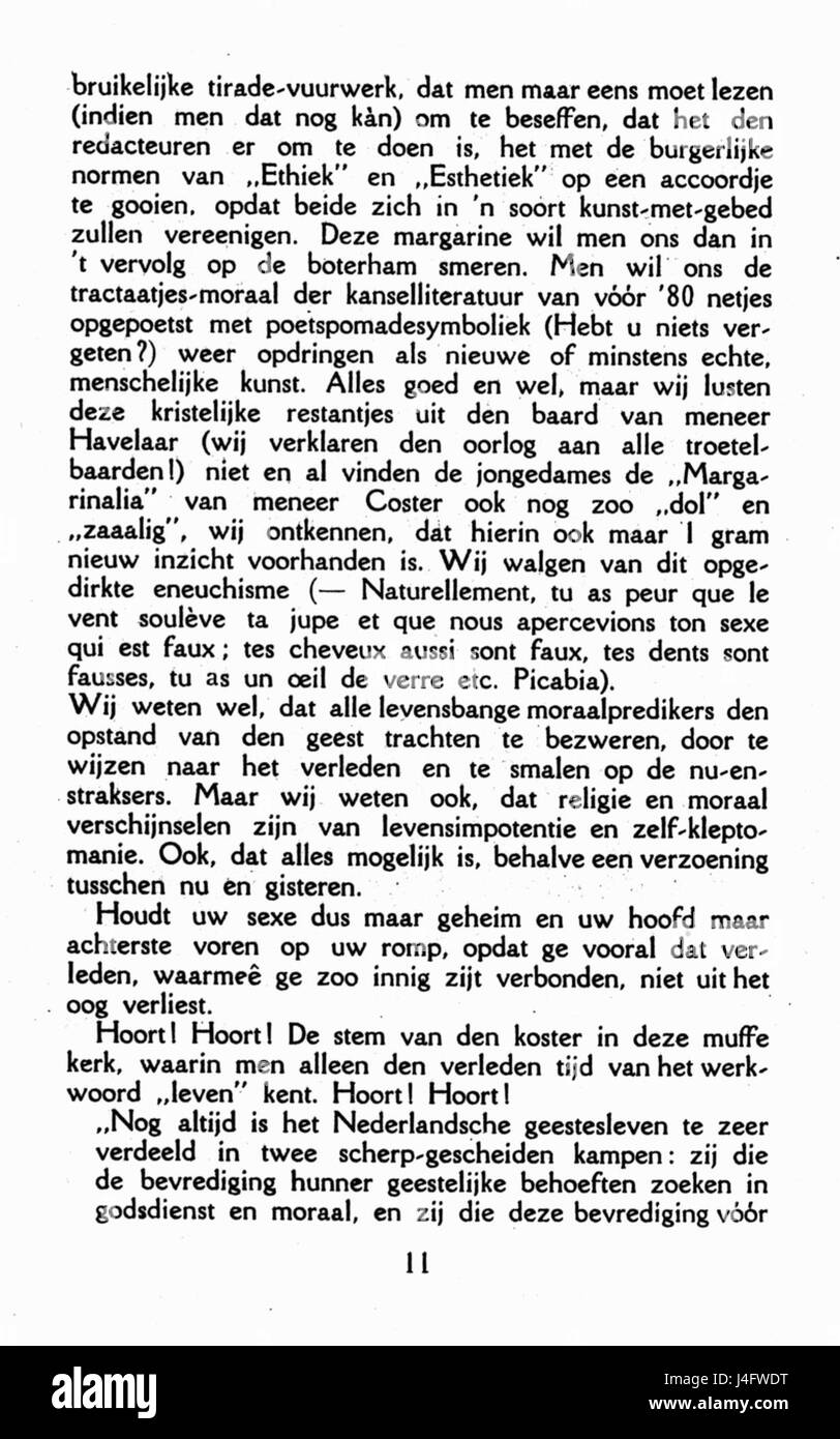 Questo numero di 'Stijl', una rinomata rivista d'arte olandese, dal volume 4, numero 1, presenta articoli e illustrazioni che si concentrano sui movimenti d'arte moderna, l'architettura e il design durante i primi anni del XX secolo in Europa. Foto Stock Questo numero di 'Stijl', una rinomata rivista d'arte olandese, dal volume 4, numero 1, presenta articoli e illustrazioni che si concentrano sui movimenti d'arte moderna, l'architettura e il design durante i primi anni del XX secolo in Europa. Foto Stock