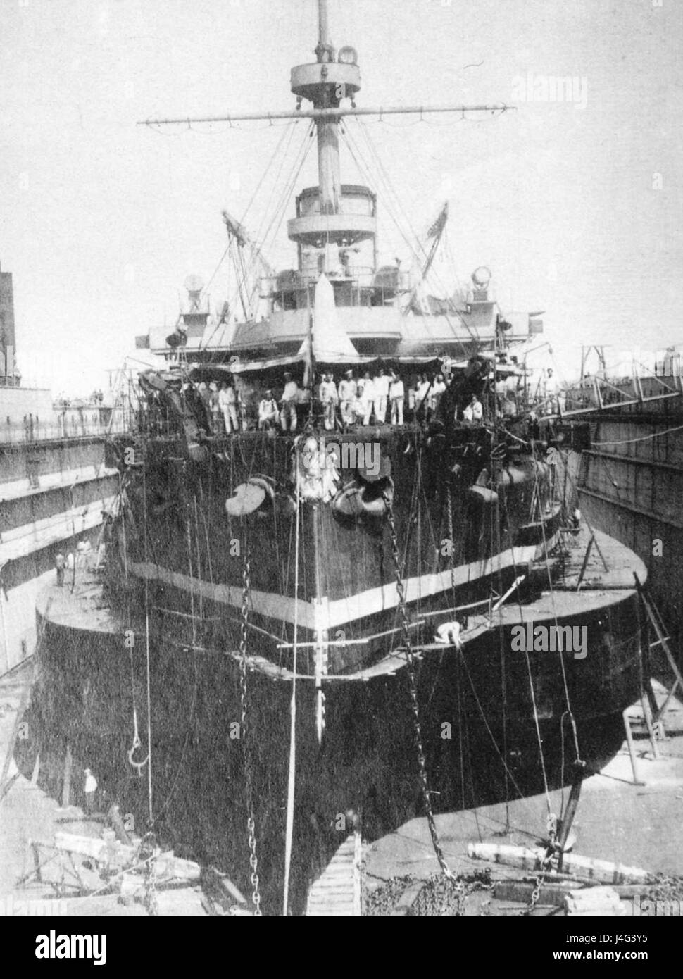 La fotografia del 1916 di Sinop, una città costiera in Turchia, mostra l'area portuale, evidenziando l'attività marittima e il commercio centrale per l'economia della città durante questo periodo. Foto Stock