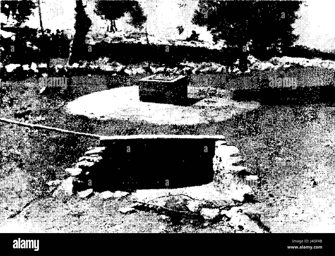 Seoska cisterna u blizini Zrmanje HrvEnc 6 Foto Stock