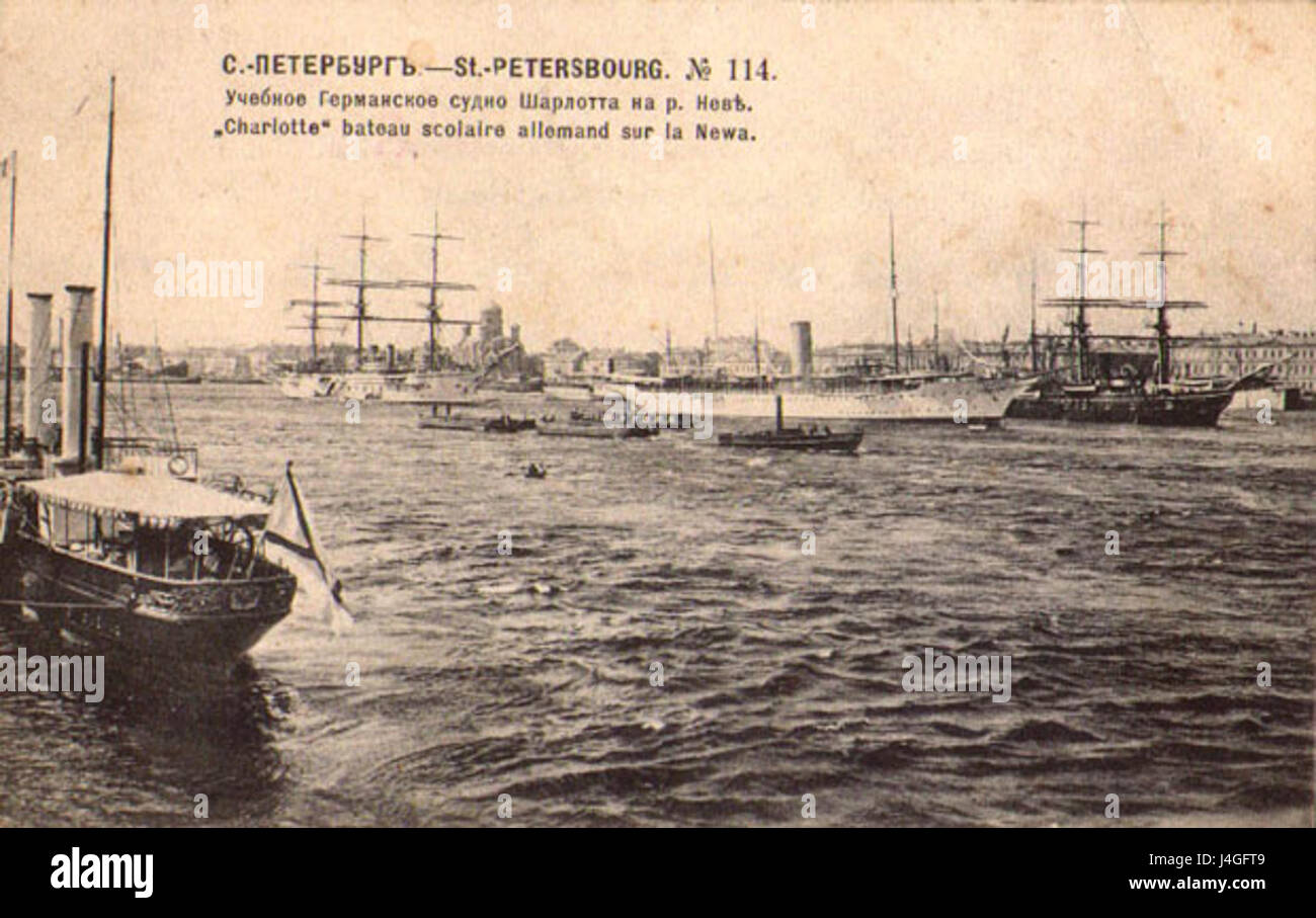 Raffigurazione della nave da addestramento tedesca Sharlotta che naviga sul fiume Bolshaya Neva, illustrandone il design e lo scopo. Foto Stock