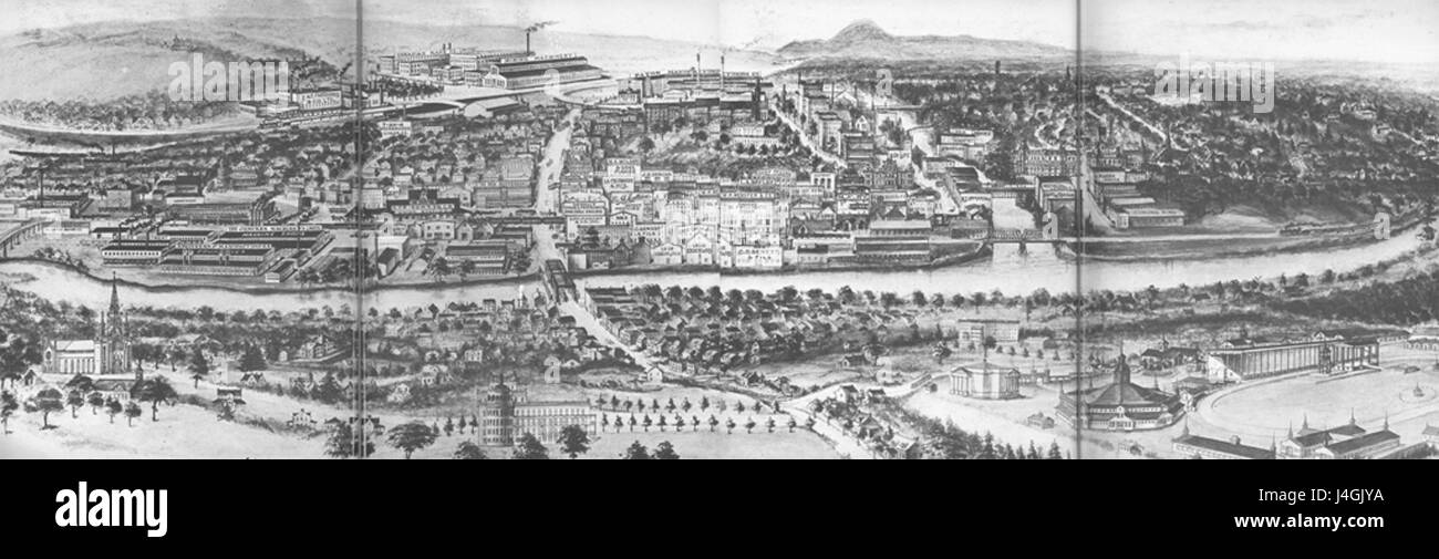 Questa fotografia raffigura la città di Sherbrooke, Quebec, Canada, nel 1907. Offre una vista storica dell'architettura e della vita di strada dell'cityâ all'inizio del XX secolo, catturando un momento di sviluppo della regione. Foto Stock