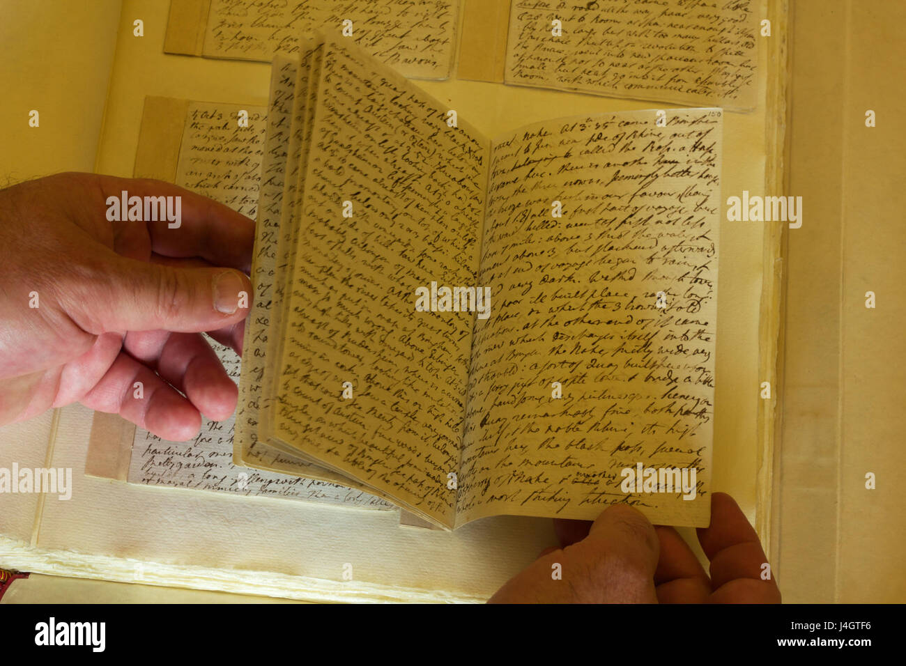 La collezione Charles Blagden della Royal Society contiene opere significative relative ai contributi scientifici di Blagden. Blagden è stato un chimico e medico inglese del XVIII secolo, noto per le sue ricerche in fisiologia del calore e delle vie respiratorie. Foto Stock