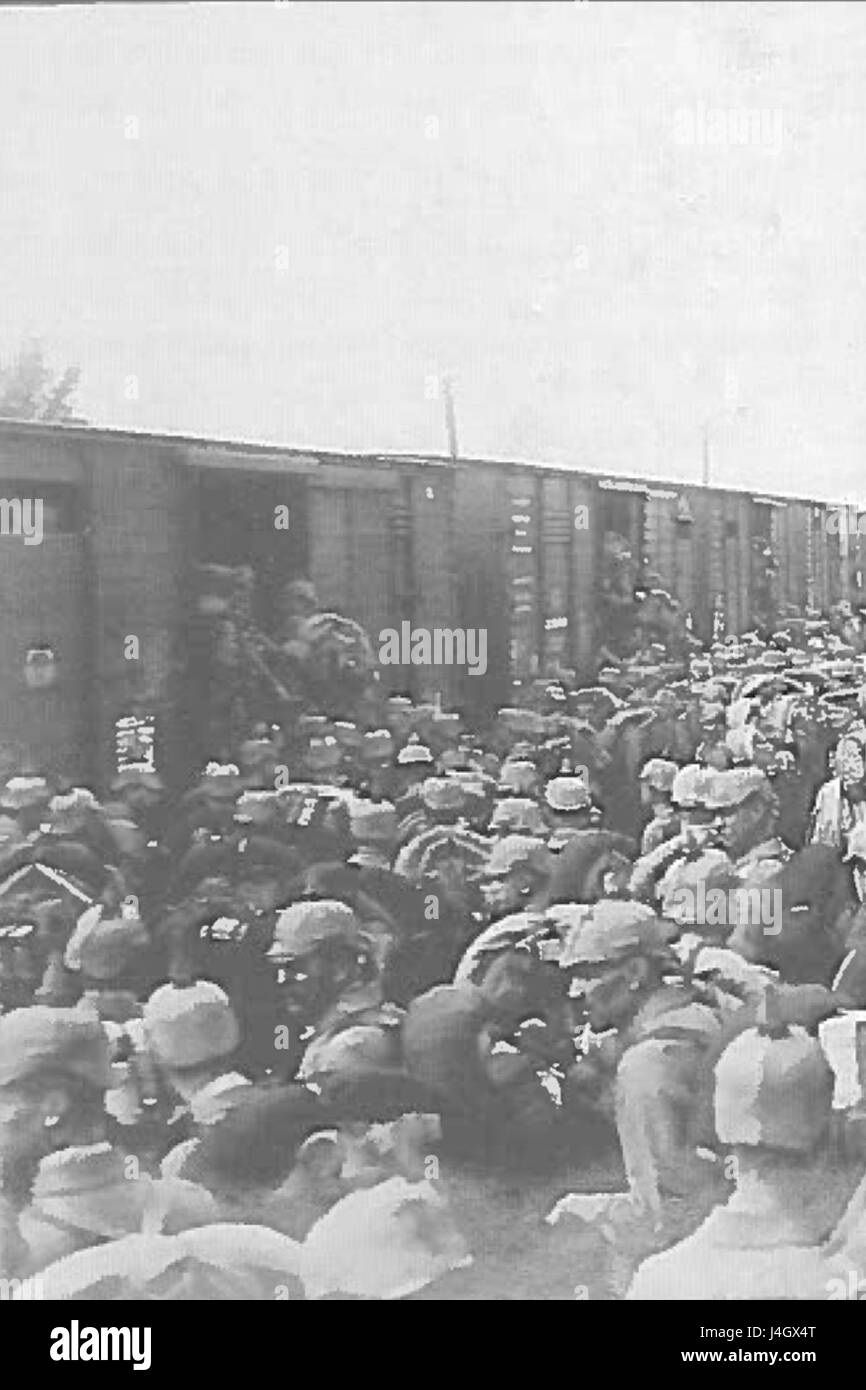 La stazione di Tielt è un importante nodo di trasporto situato a Tielt, Belgio, che serve collegamenti ferroviari locali e internazionali. Foto Stock