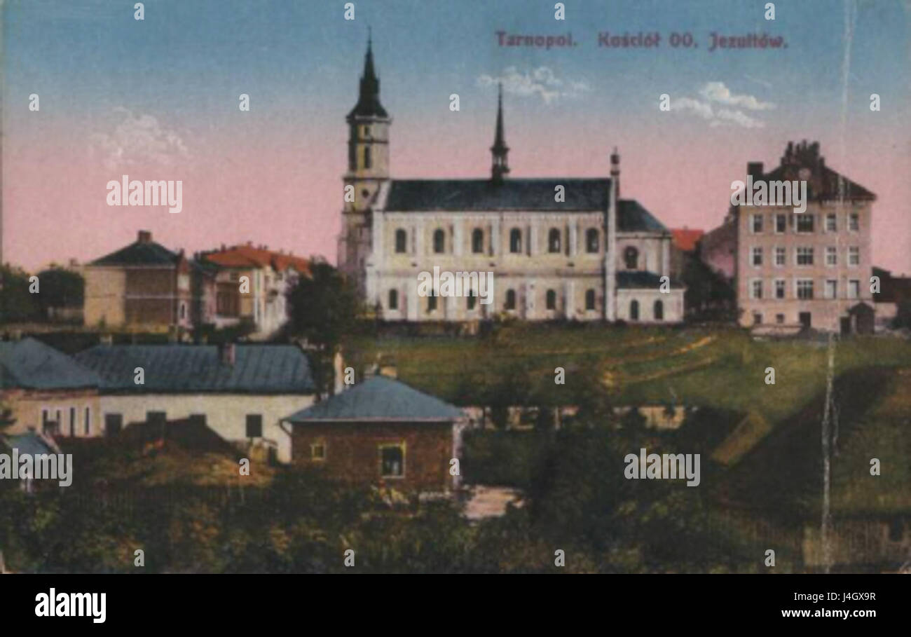 Il Tarnopol KoÅ‐ ciół Jezuitów si riferisce alla Chiesa gesuita di Tarnopol, situata nell'attuale Ucraina. La chiesa, un importante punto di riferimento religioso e storico, mette in mostra l'architettura gesuita e funge da simbolo dell'influenza cattolica nella regione. Foto Stock Il Tarnopol KoÅ‐ ciół Jezuitów si riferisce alla Chiesa gesuita di Tarnopol, situata nell'attuale Ucraina. La chiesa, un importante punto di riferimento religioso e storico, mette in mostra l'architettura gesuita e funge da simbolo dell'influenza cattolica nella regione. Foto Stock