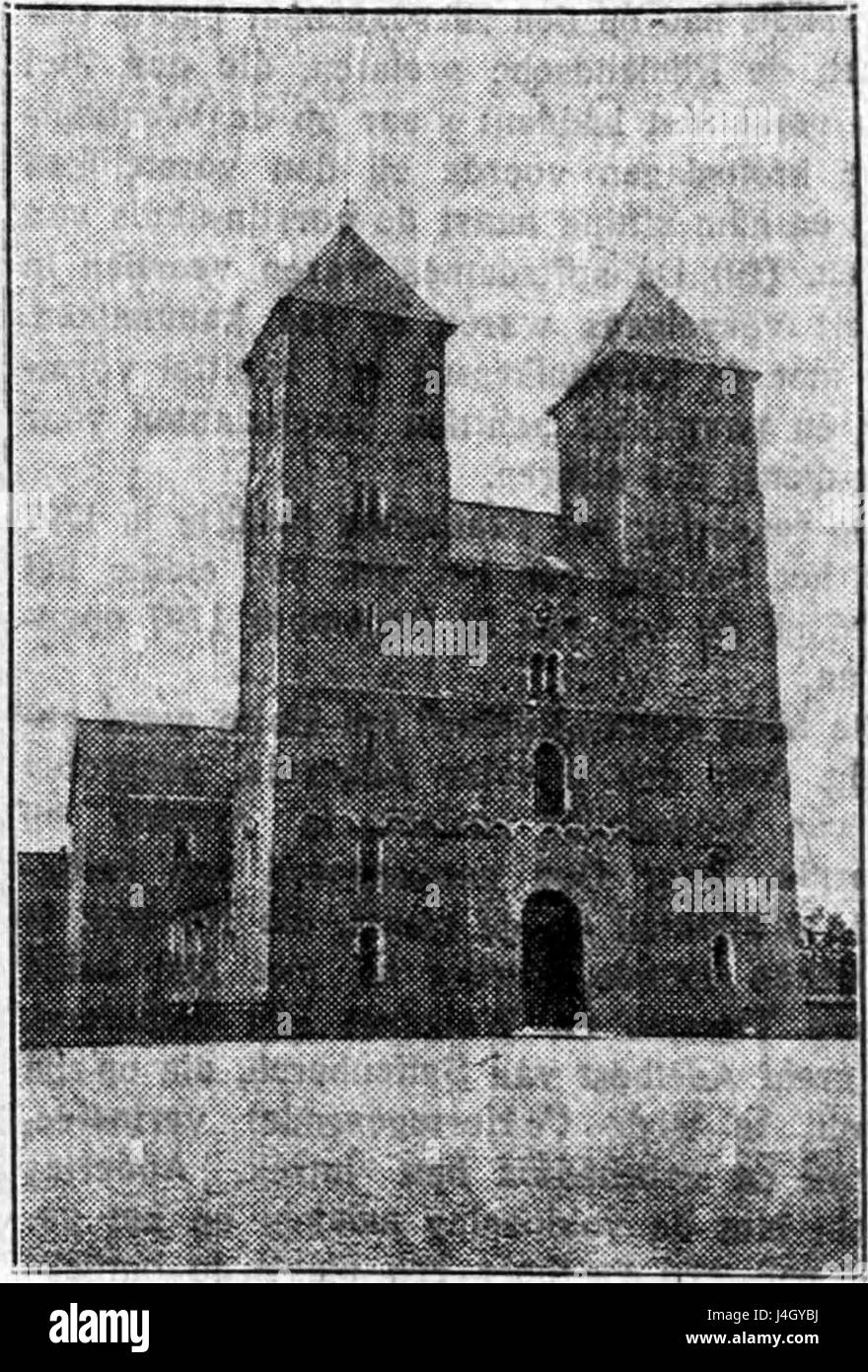 Stiftskerk St. Salvator, situata a Susteren, nei Paesi Bassi, è una chiesa storica con un significato architettonico e culturale. La chiesa, dedicata a San Salvatore, presenta un'architettura medievale e detiene un'importanza religiosa e storica nella regione. È noto per il suo design distintivo e funge da simbolo del patrimonio religioso della zona. Foto Stock