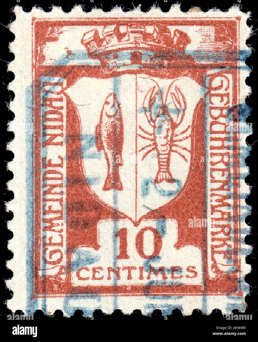 Questo francobollo dalla Svizzera, emesso nel 1910, presenta Nidau e fa parte della serie di entrate della nazione. Il francobollo del 10° secolo riflette la storia postale svizzera degli inizi del XX secolo e l'evoluzione dei francobolli delle entrate dell'countryÂ. Foto Stock