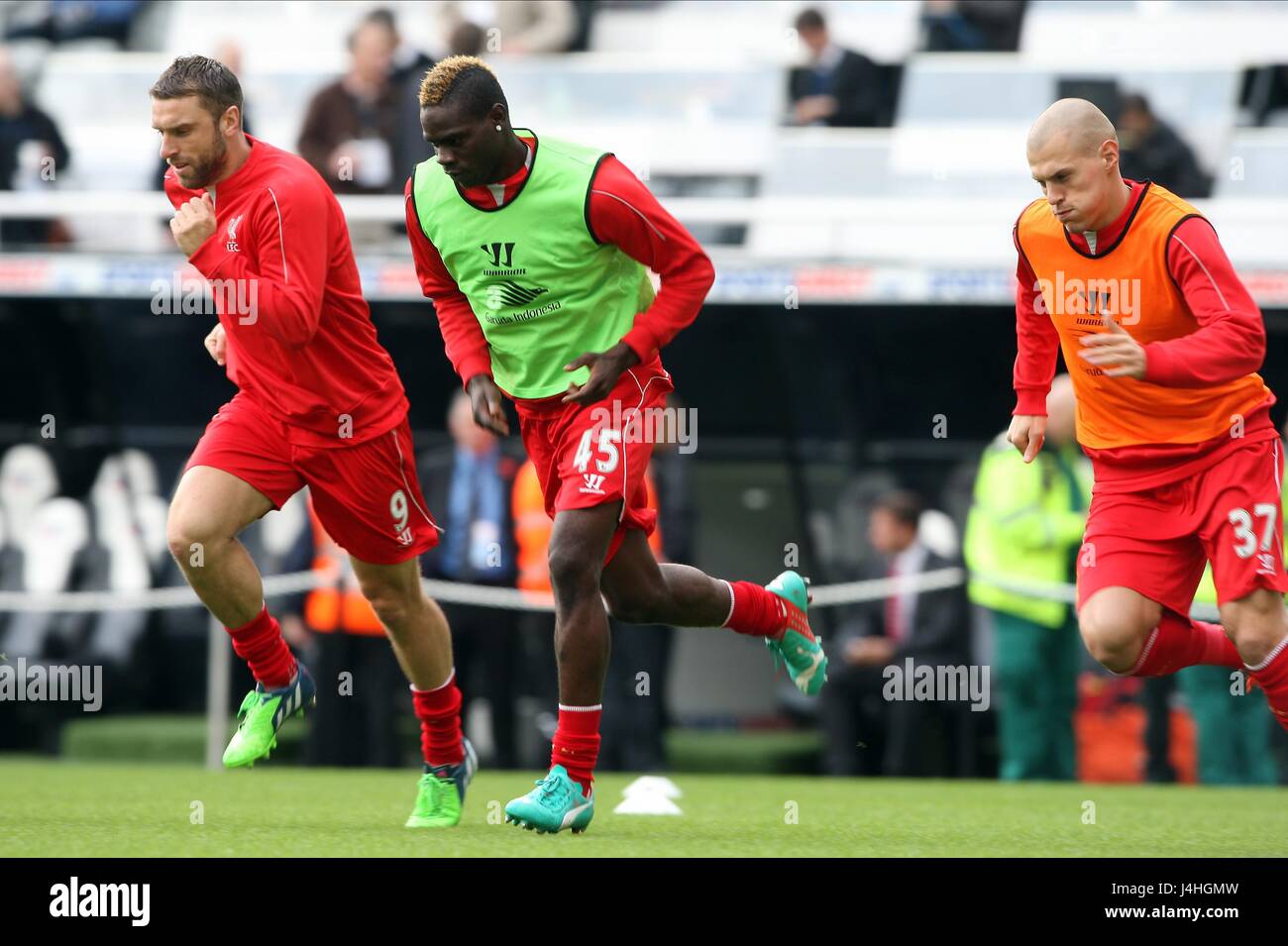 RICKIE LAMBERT & MARIO BALOTEL NEWCASTLE UNITED V Liverpool St James Park Newcastle Inghilterra 01 Novembre 2014 Foto Stock