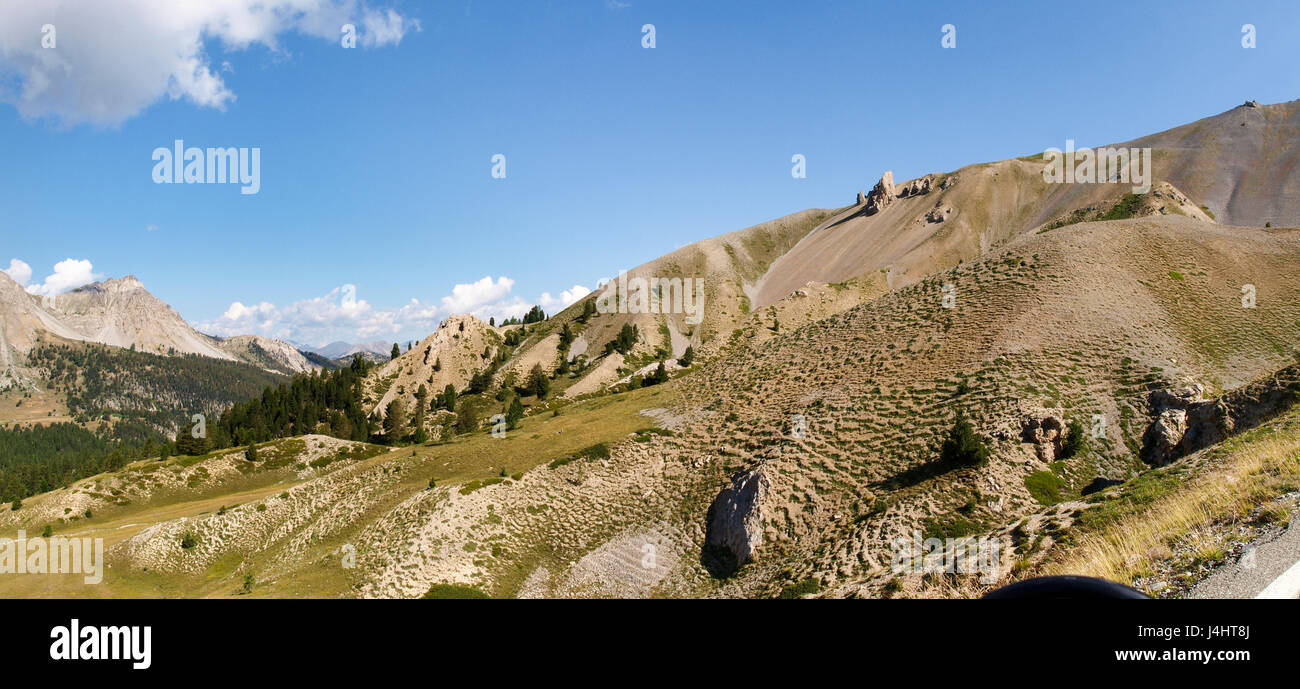 Col d'Izoard, Francia: pass road e sulle montagne circostanti Foto Stock