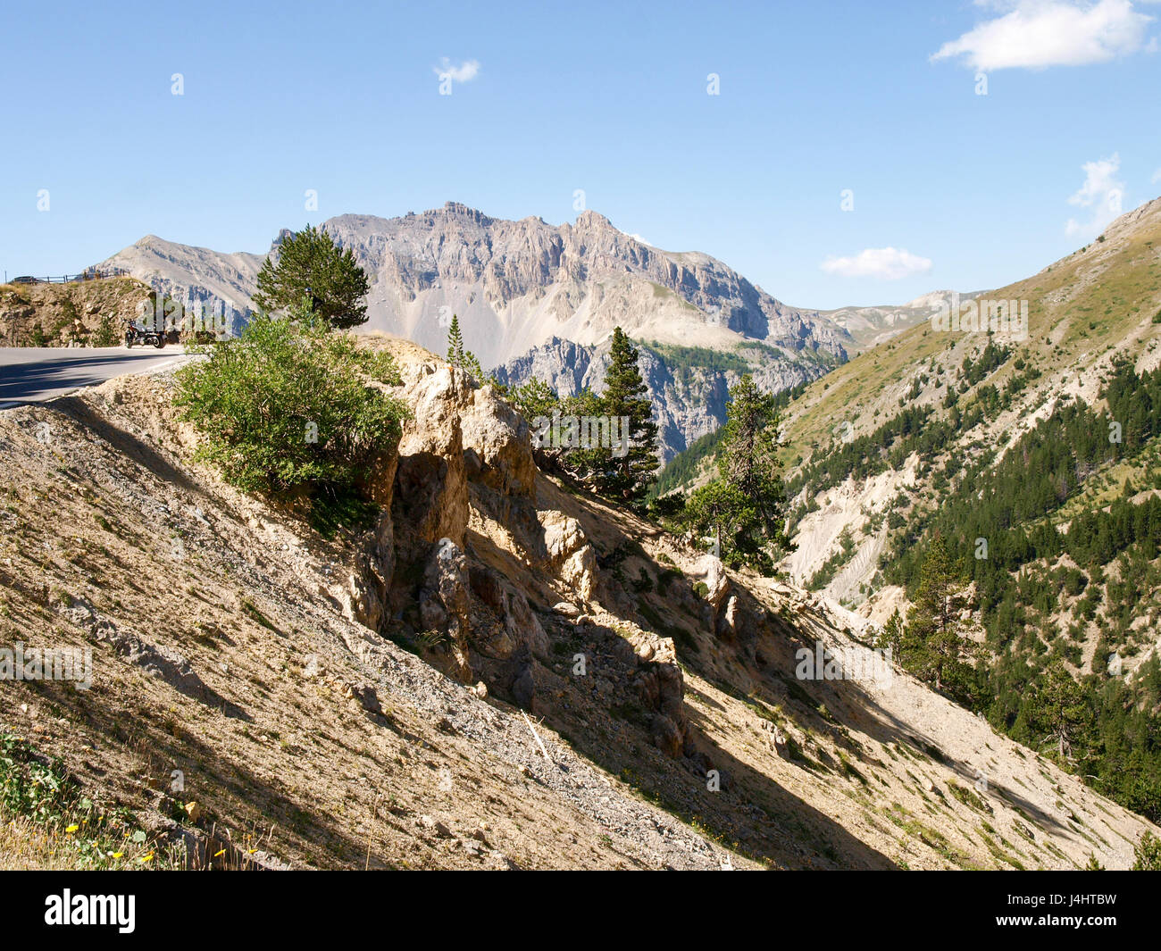 Col d'Izoard, Francia: pass road e sulle montagne circostanti Foto Stock