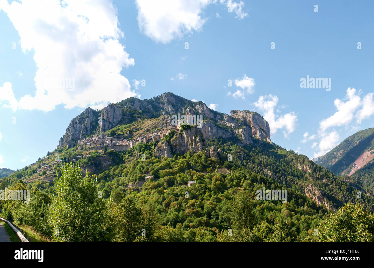 Col de la Cayolle, Francia: pass road e sulle montagne circostanti Foto Stock