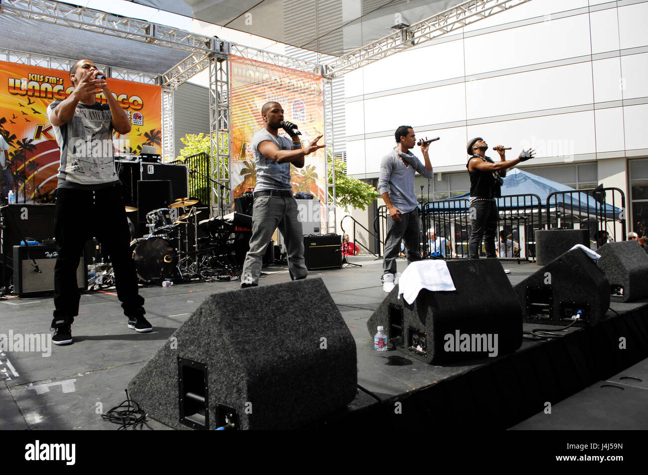 JLS esegue a KIIS FM's Wango Tango 2010 allo STAPLES Center il 15 maggio 2010 a Los Angeles, California. Foto Stock