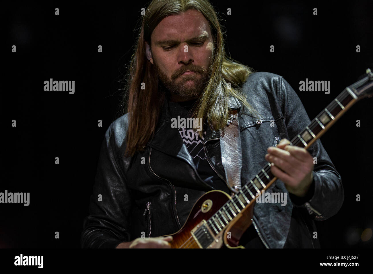 Chris Traynor, chitarrista per Bush effettua a 2017 Beale Street Music Festival a Tom Lee Park a Memphis, Tennessee il 7 maggio 2017. Foto Stock