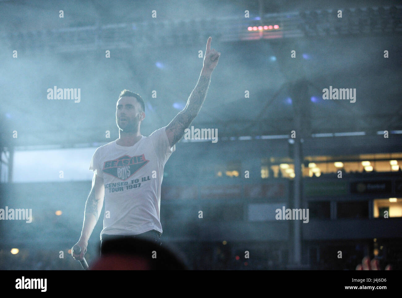 Adam Levine di Maroon 5 esegue a KIIS FM's Wango Tango 2012 a Home Depot Center il 12 maggio 2012 a Los Angeles, California. Foto Stock