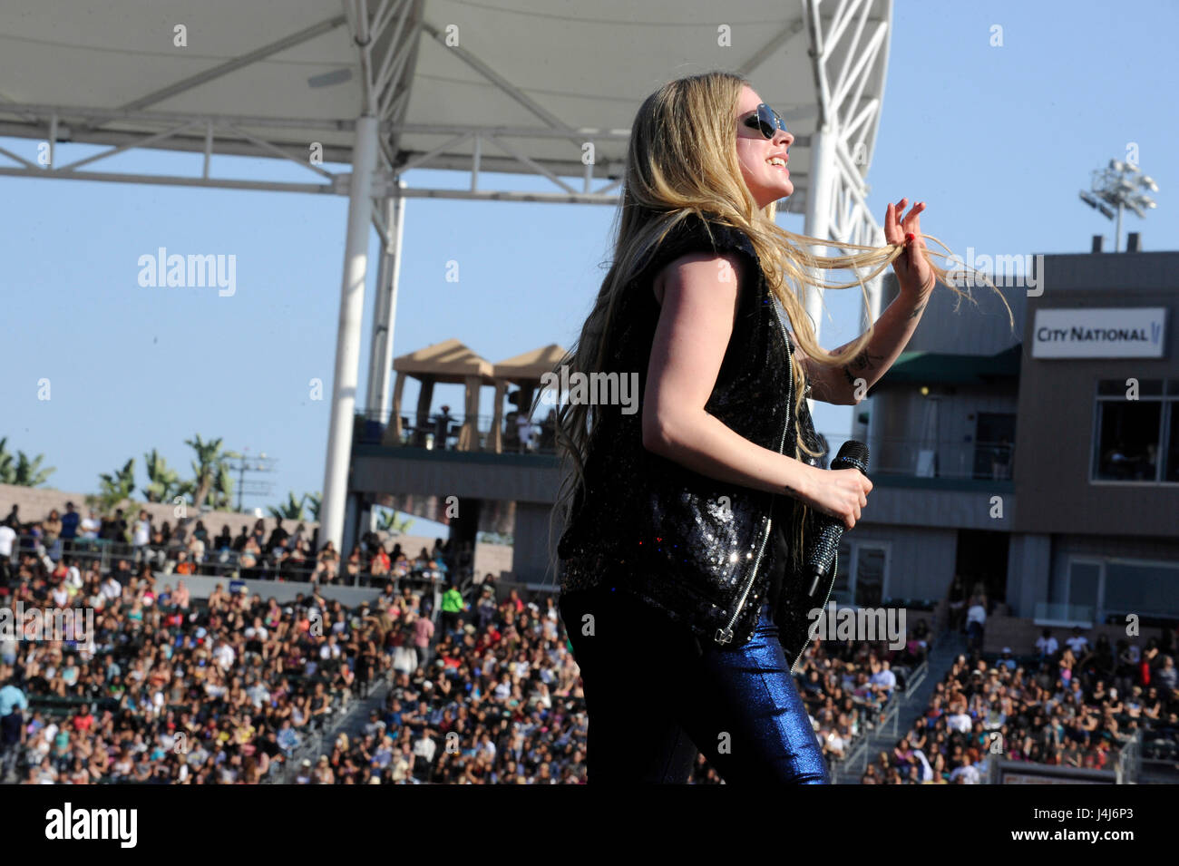 Avril Lavigne esegue a 102,7 KIIS FM Wango del Tango a Home Depot Center il 11 maggio 2013 a Carson, California. Foto Stock