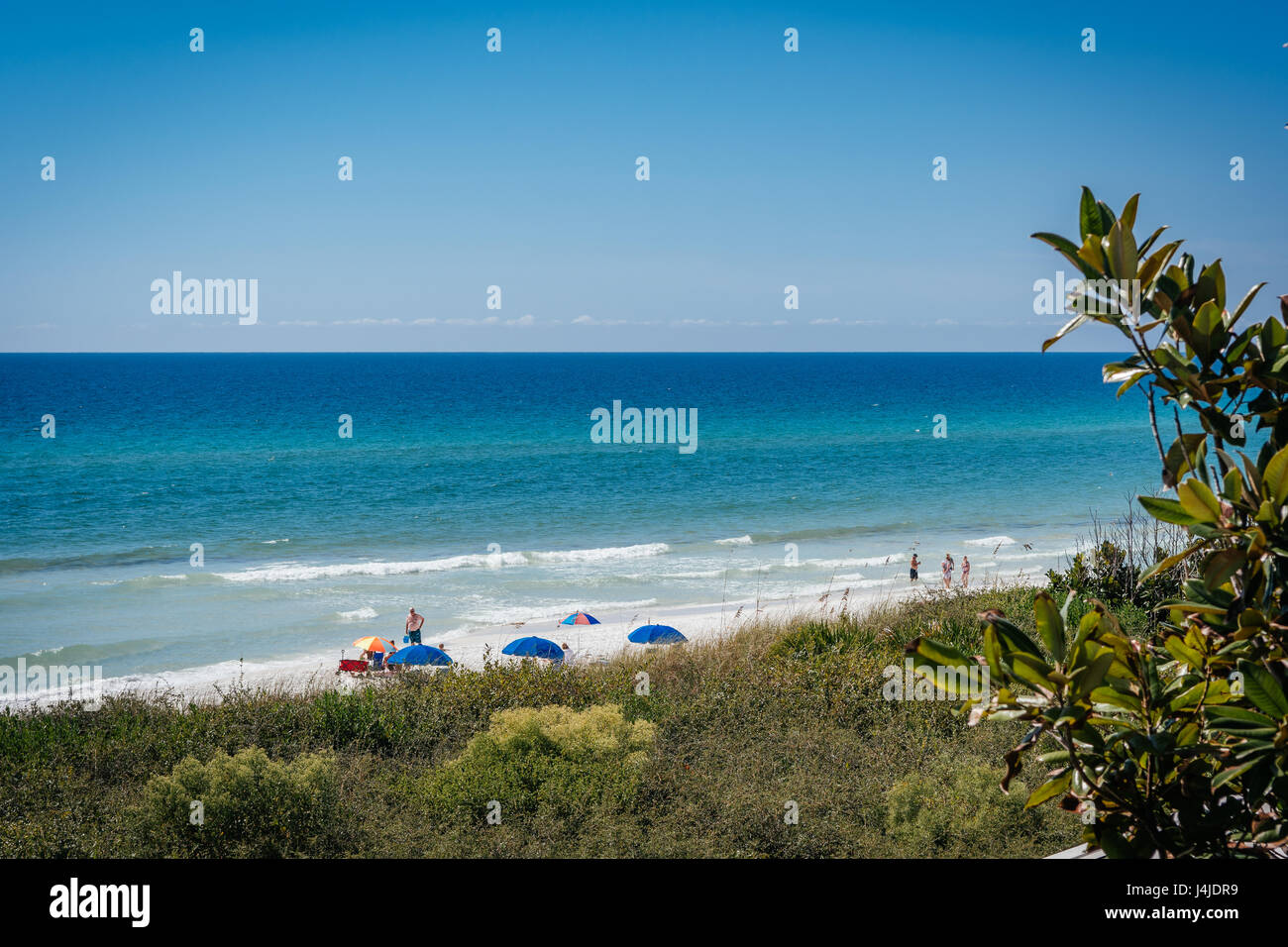 Spiaggia di sabbia bianca a Seaside, Florida, sul Golfo del Messico, sulla costa del golfo della Florida, vicino a Destin Florida, Stati Uniti. Foto Stock