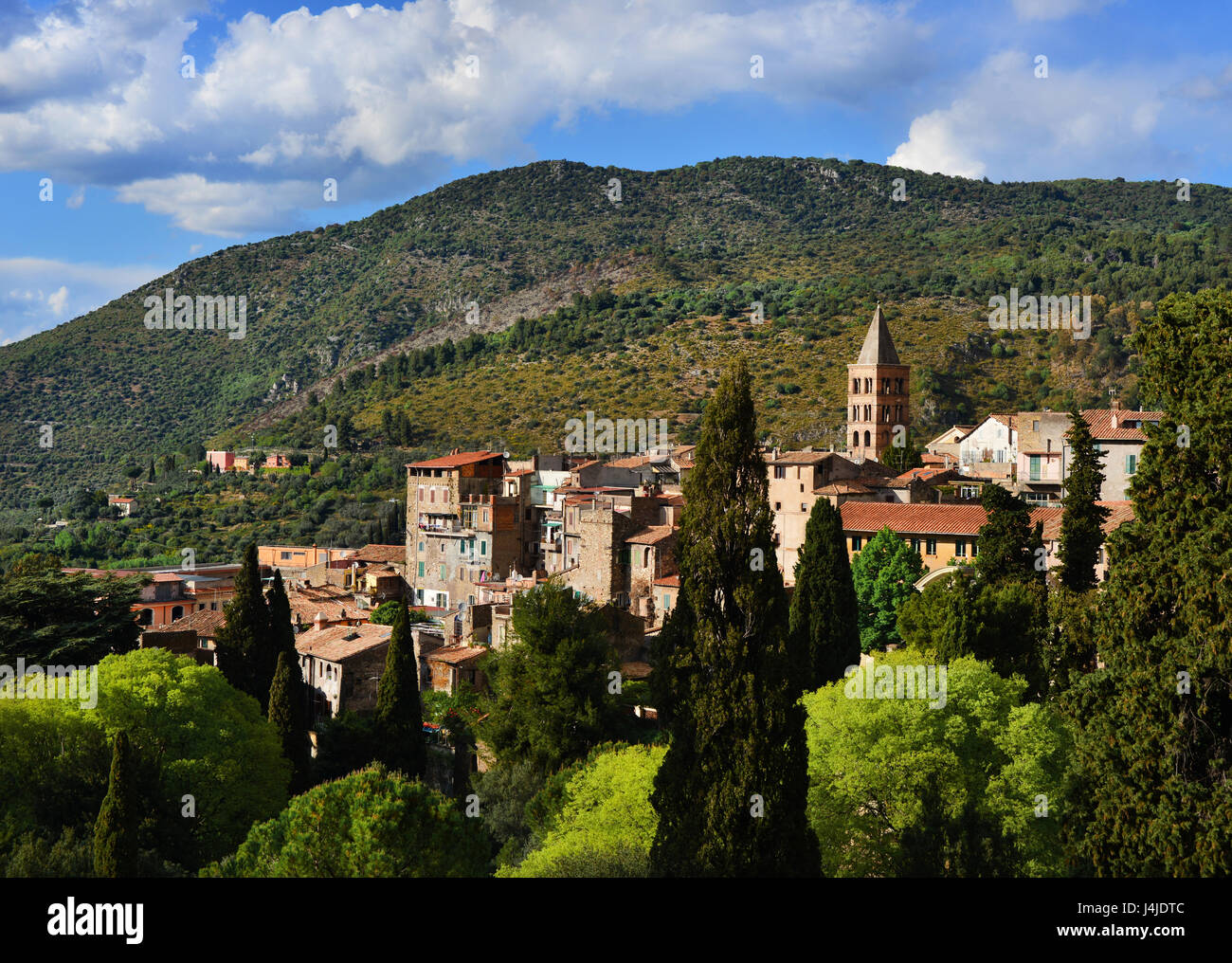 Tivoli centro storico panorama, una bella cittadina nei pressi di Roma Foto Stock