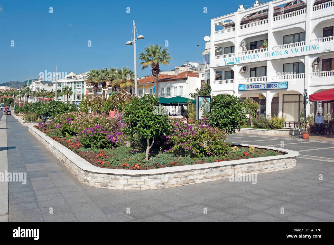 Letto floreale Esplanade via pedonale, anteriore, Marmaris, Agean Costa, la Turchia, Foto Stock
