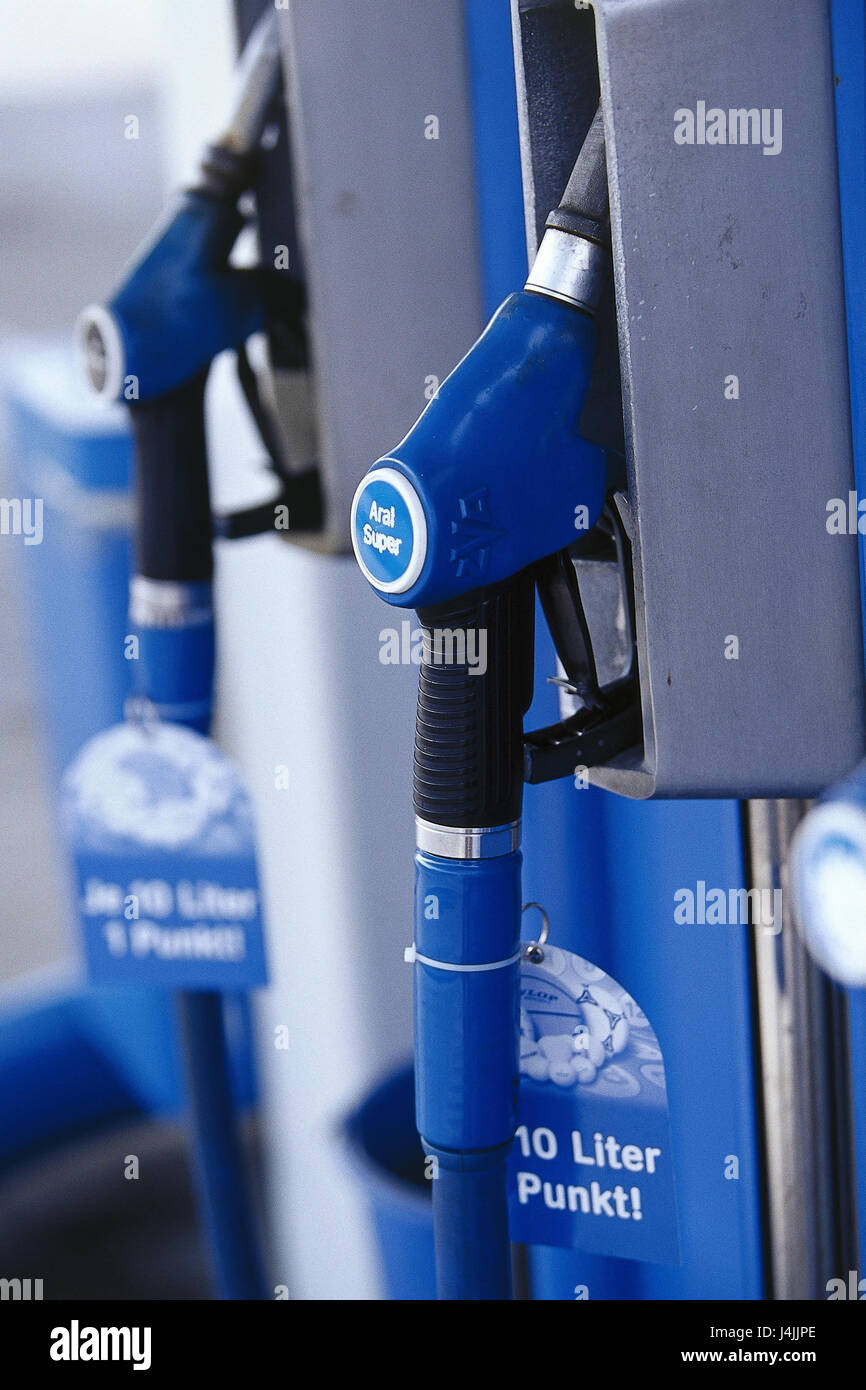 L'Austria, la stazione di riempimento, le pompe di benzina, dettaglio Europa, i costi della benzina, prezzi, sprite, prezzi, carburanti, il rifornimento di carburante, riempimento, prezzo, costi economici, meno caro e più per un buon prezzo e a basso costo tassa sul petrolio, economia, area di confine, serbatoio turismo, ugelli Foto Stock