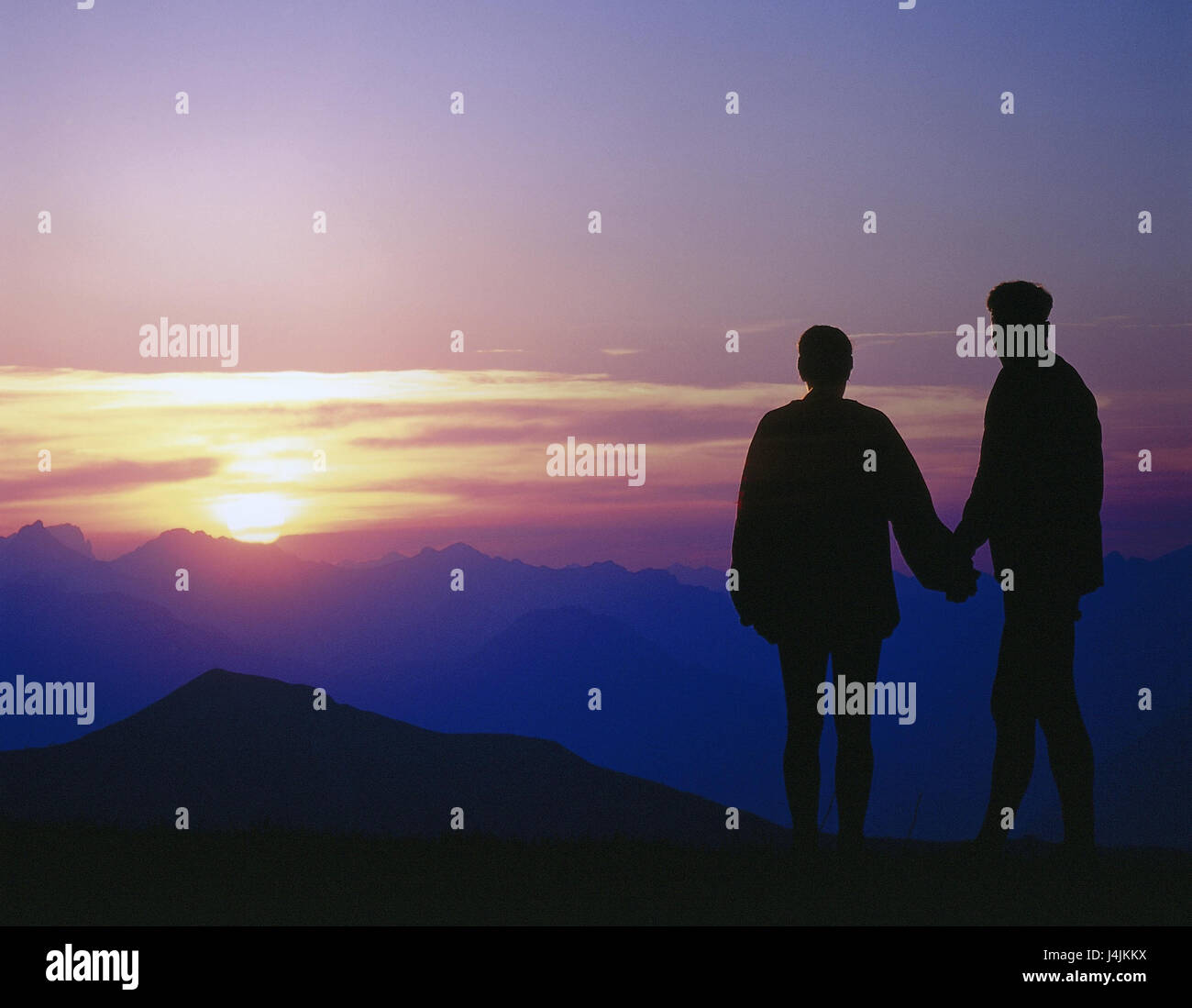 Austria, Tirolo, alpi Kitzbühler, silhouette, paesaggio di montagna, summit, Wanderer, tramonto, [M] del paesaggio di montagna, Gr. Hatchet, 2309 m, coppia, insieme, insieme, vista godere, tuning, alpinismo, alpinista, mano nella mano, passeggiate, escursioni, serata tuning, cielo di sera, sportivo, sportily, tempo libero, hobby Foto Stock