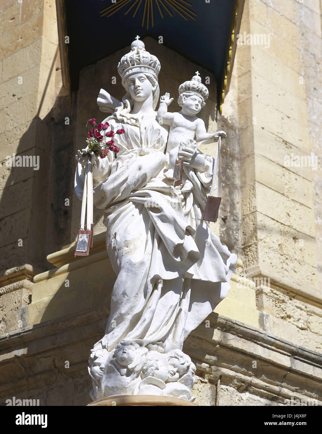 Malta, Mdina, la chiesa, la facciata, Marien statua dell'isola, isola, mare Mediterraneo, Rabat, chiesa carmelitana, statua, Maria, Madonna, Gesù Bambino, arte, cultura, religione, esterno Foto Stock