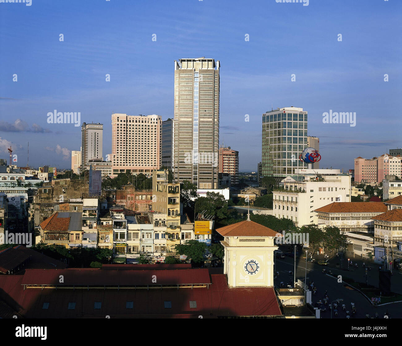 Il Vietnam, Ho Chi Minh Stadt, vista città, Dong Khoi street al di fuori, in Asia, in città, a Saigon, Thanh Pho Ho Chi Minh, edificio, case, strada dello shopping, alta sorge, vista Foto Stock