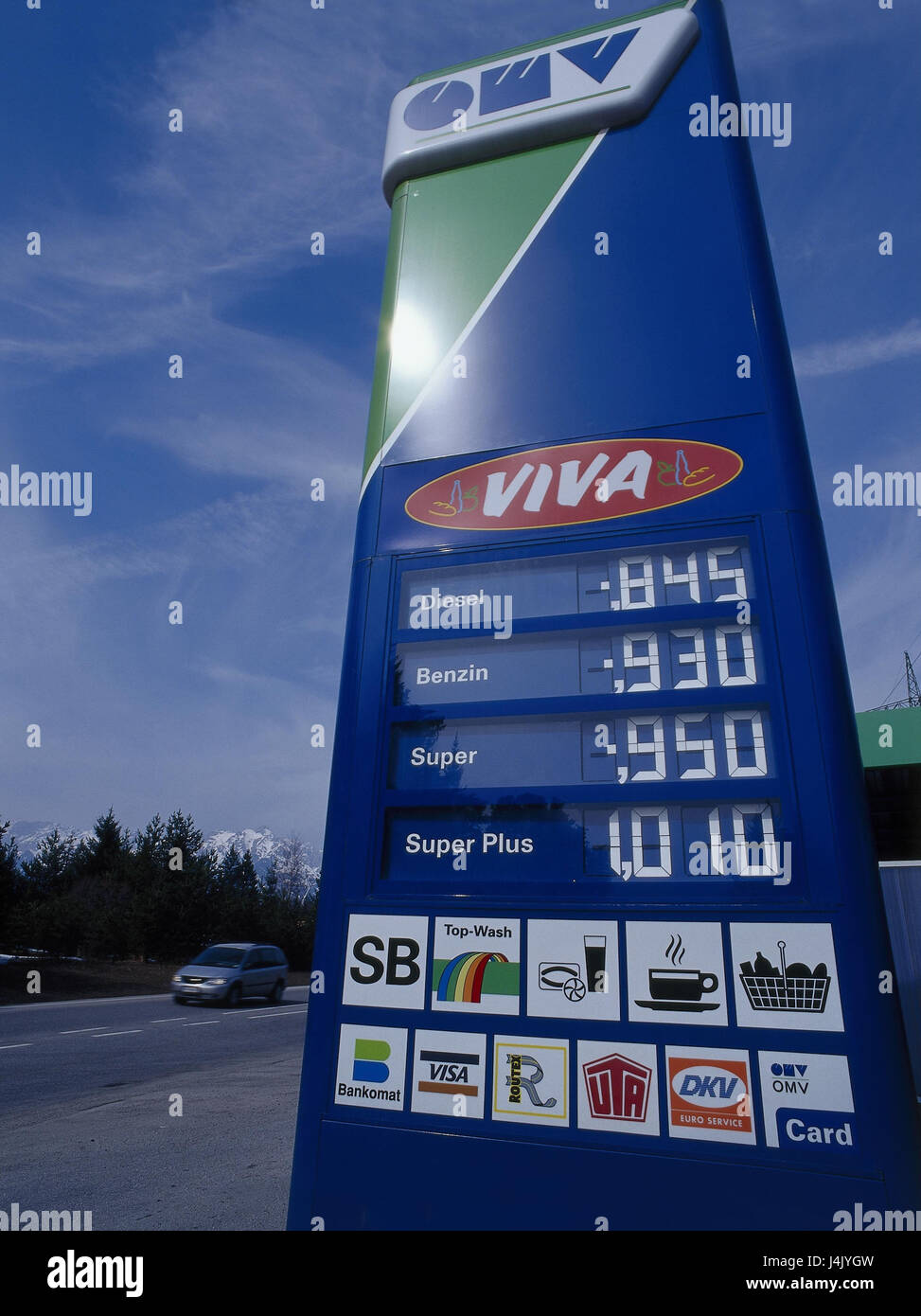 L'Austria, la stazione di riempimento, dettaglio, pannello di indicatore, i costi della benzina Europa, information board, informazioni, display, prezzi, sprite prezzi, carburanti, il rifornimento di carburante, riempimento, prezzi, prezzo, spese, informazioni sul prezzo, euro, economici, meno caro e più per un buon prezzo, efficiente dal punto di vista dei costi, tasse sul petrolio, economia Foto Stock