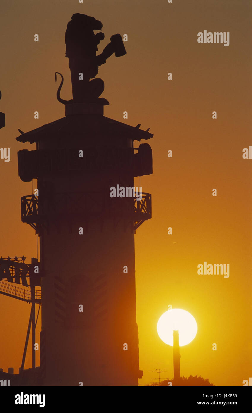 Facciata Del Castello Di Nymphenburg Con Il Leone E La Cresta Bavaresi - Foto 9