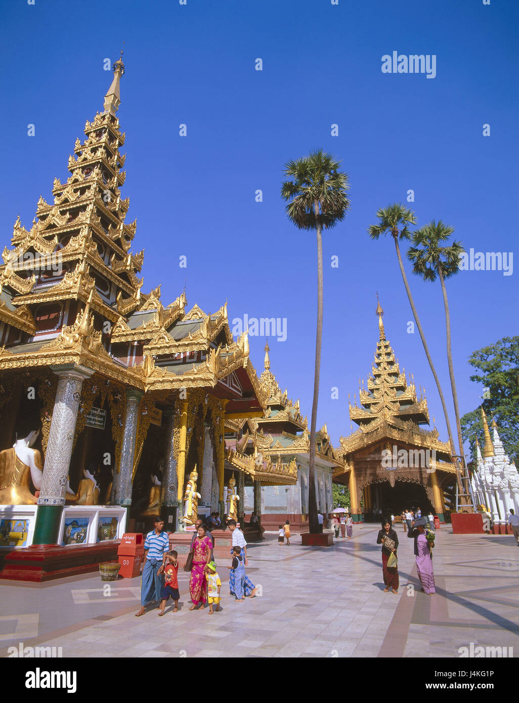 La Birmania, Rangoon, Shwedagon Paya pagoda, gli stupa, visitatore che nessun modello di rilascio! Asia, Sud-est asiatico, Indocina, Birmania, Pyidaungsu Myanmar Naingngandaw, Yangon, città capitale, parte della città, luogo di interesse, l'UNESCO-patrimonio culturale mondiale, Shwedagon pagoda, dora nostra, oro, Golden, strutture, architettura, tempio, tempio complesso, cortile interno, buddismo buddisti, fede, religione, luogo di pellegrinaggio, Pilgrim's Place, cultura Foto Stock