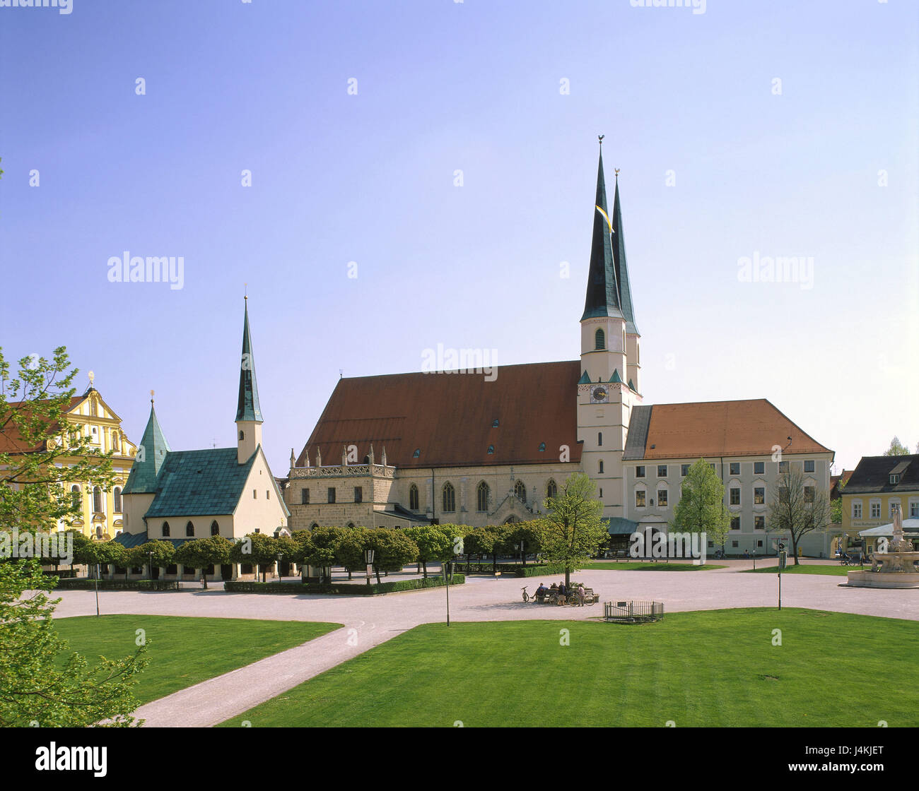 In Germania, in Baviera, Altötting, penna chiesa parrocchiale pezzo Phillipp e Jakob Europa, bavaresi, luogo di pellegrinaggio, chiesa parrocchiale, la chiesa Hall, stile architettonico gotico, nel 1499-1511, architettura, fede, religione, cultura, luogo di interesse, park, parco, estate Foto Stock