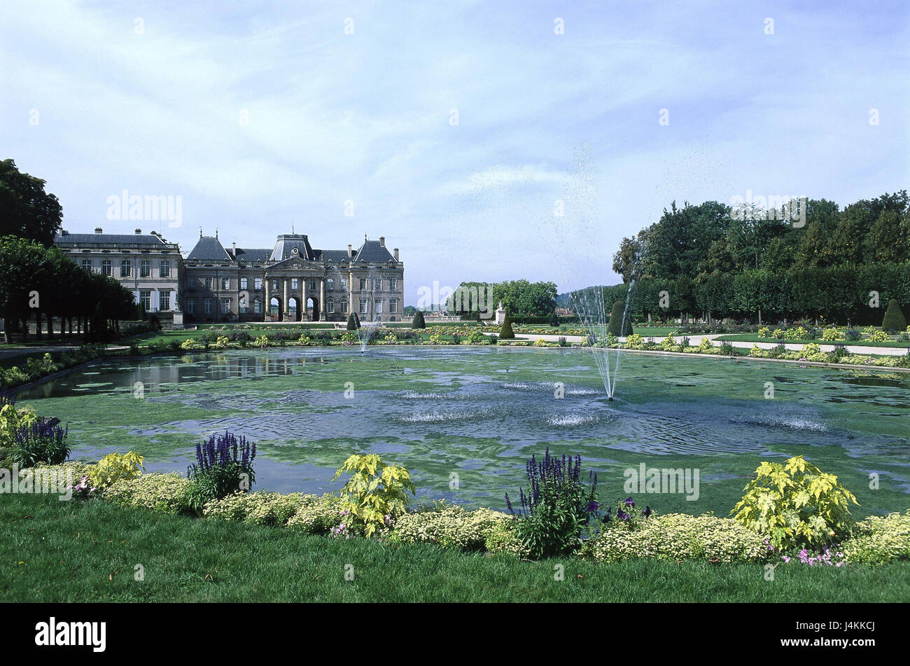 Francia, Lorena, Luneville, serratura, Castello, parco, stagno Europa, fuori, estate, parco, stile rococò, stile architettonico, epoca rococò, struttura, edificio, architettura, luogo di interesse, giardino, stagno di bloccaggio Foto Stock