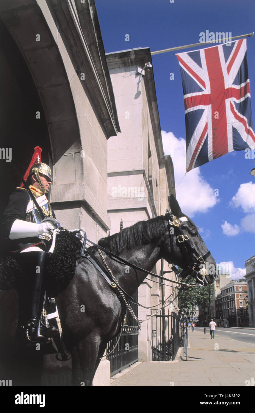 Gran Bretagna, Londra, Whitehall, Horse Guard, bandiera Europa, Inghilterra, paese, città, capitale, Horse Guards, body guard, royal, montato, cavalleria, spurgare, soldato, cavallo, bandiera, Union Jack, bandiera nazionale, bandiera nazionale Foto Stock